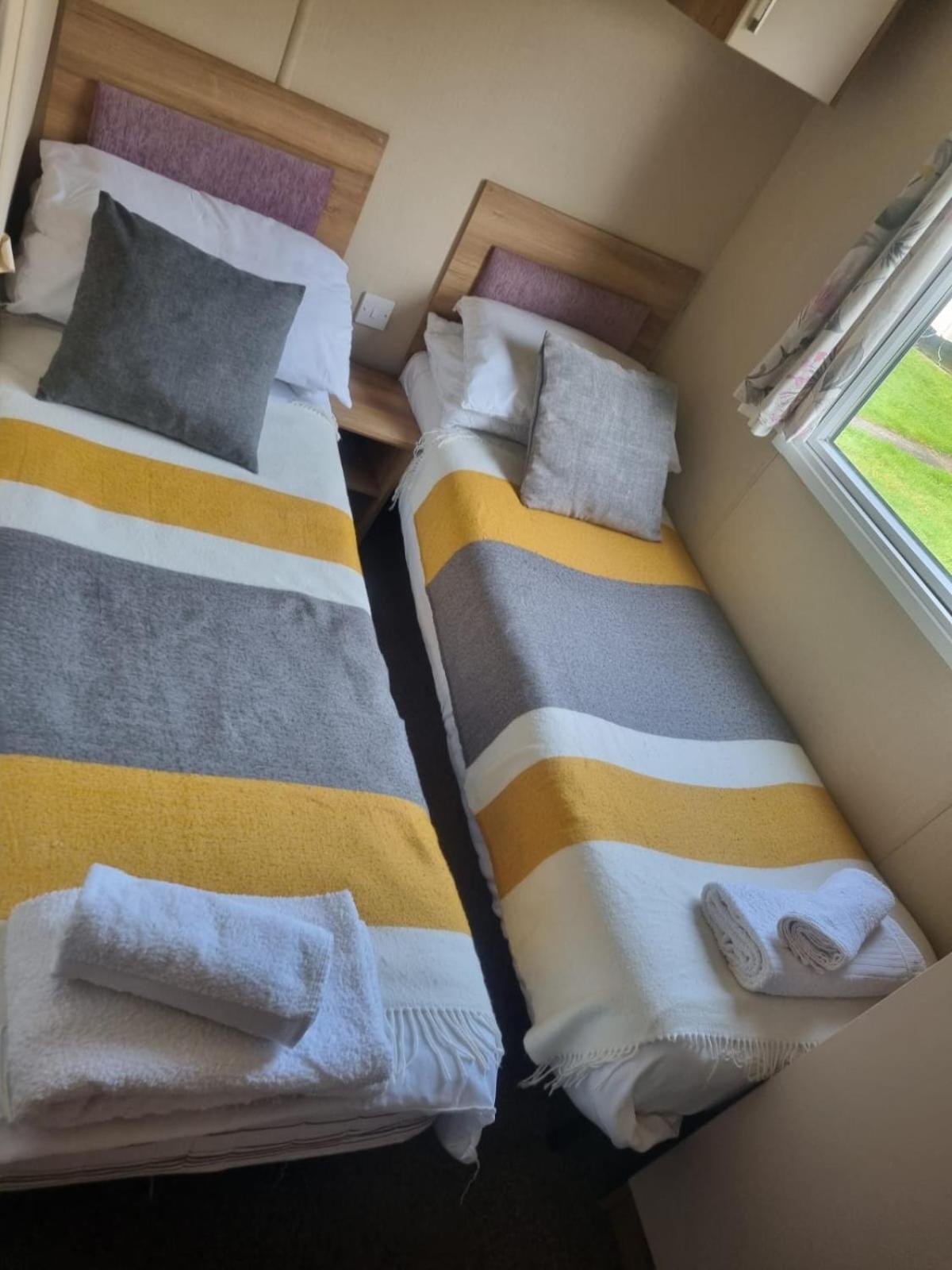 Newquay Bay Porth Caravan - 6 Berth Экстерьер фото